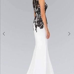 Brand new Elizabeth K gown